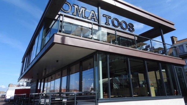 Oma Toos en Den Haag